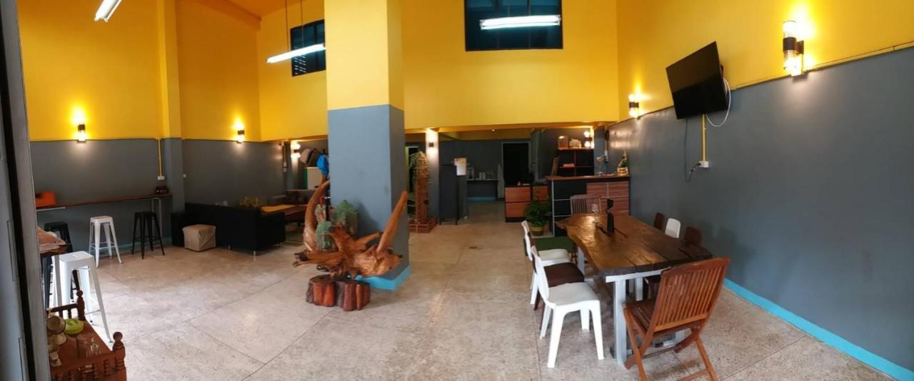 Gate 14 Inn Nakhon Phanom Zewnętrze zdjęcie