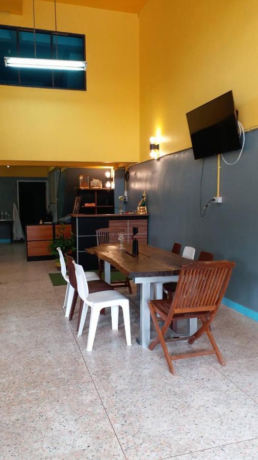 Gate 14 Inn Nakhon Phanom Zewnętrze zdjęcie